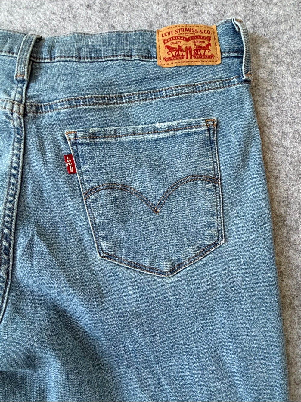 Levi's 311 Women's Shaping Skinny Jeans Light Blue Wash - Picture 8 of 10
